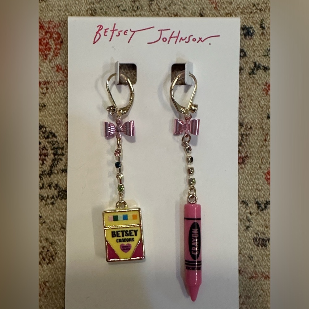Betsey Johnson Gold Tone Mismatch Crayon Box & Pink Crayon Drop Earrings